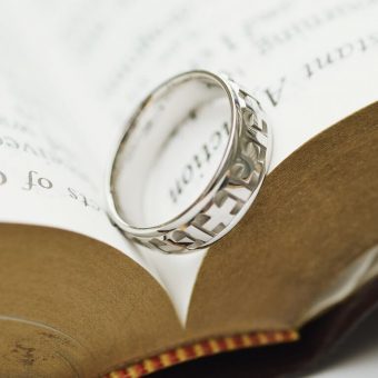 Meaningful Engravings: Adding a Personal Touch to Your Ring