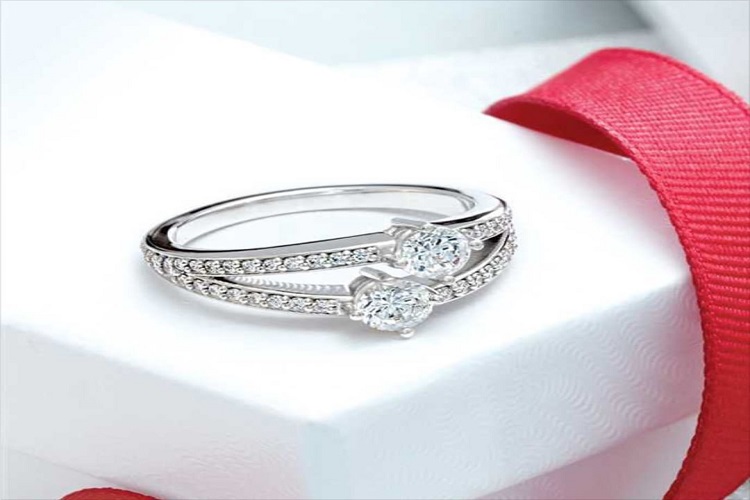 5 Reasons Why you will Love A Two Stone Engagement Ring
